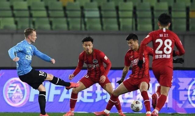 云开体育-【中超】拉尔森任意球破门 大连人“靠对手”1比0河南