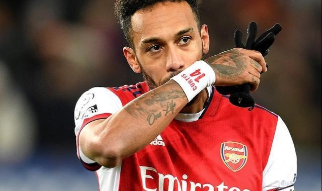 奥巴梅扬被剥夺队长袖标 一再违纪让塔帅忍无可忍