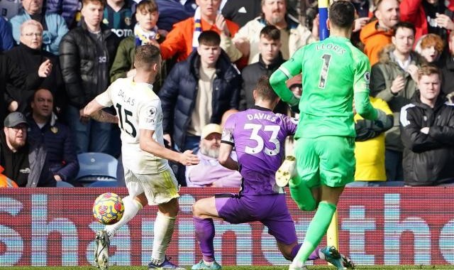 云开体育-热刺大胜让孔蒂不再抱怨 连吞惨败利兹联警报响起