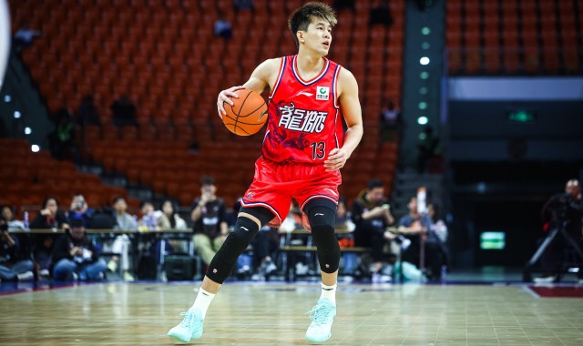 kaiyun-2年白打？郭艾伦遭诈骗金额近千万 他与广州签约2年&amp;年薪600万元