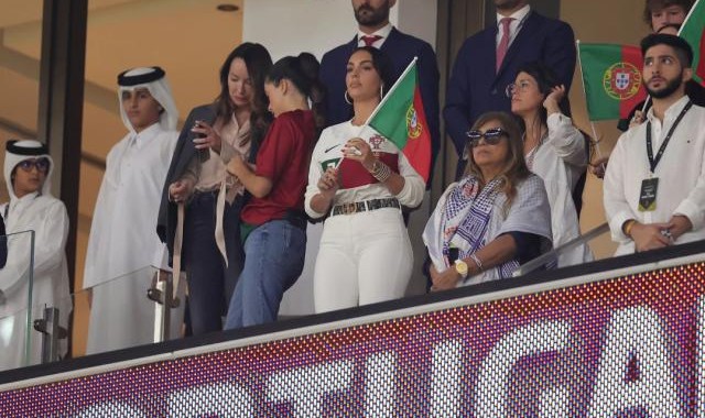 云开体育-C罗女友喷桑托斯：他换你上场 你改变一切 可晚了