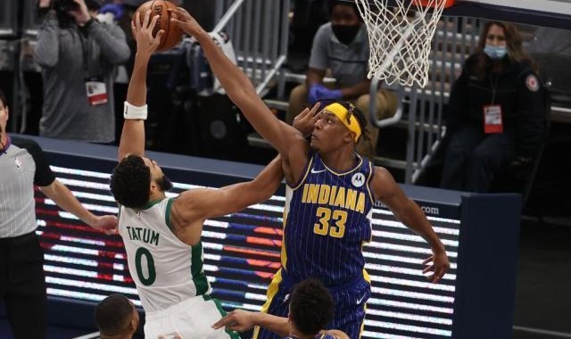 云开体育-DPOY被忽视的黑马 特纳为步行者的禁飞区署名